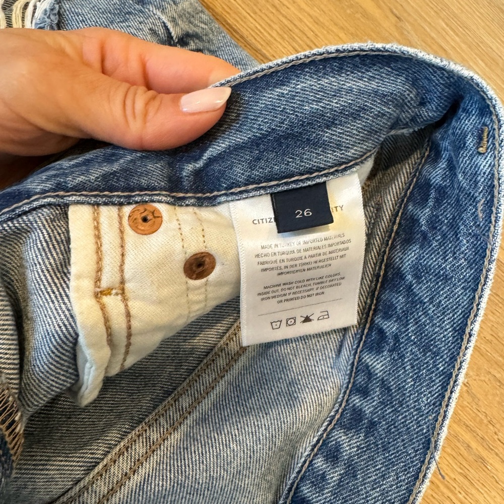 Citizens of Humanity Marlow Jean Shorts - Picture 5 of 7
